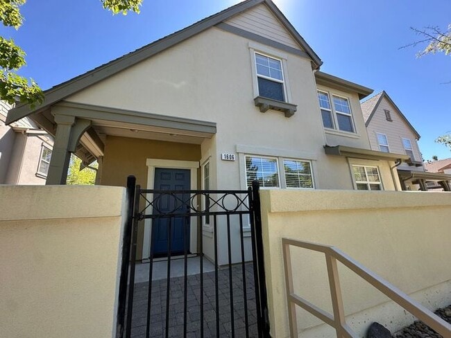 1606 Lone Oak Trail in Reno, NV - Building Photo - Building Photo