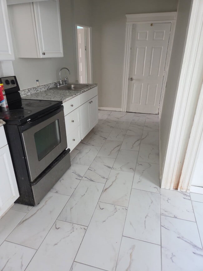30 Walnut Ave