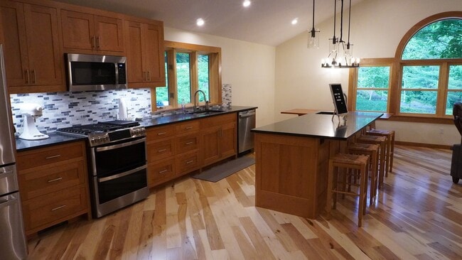 6316 Vt 14 in South Royalton, VT - Building Photo - Building Photo