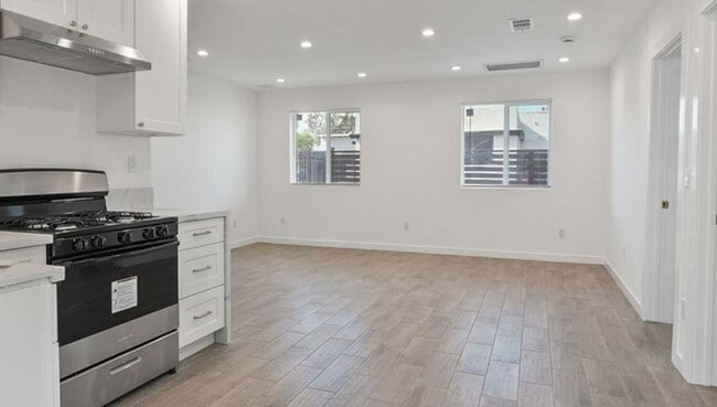 5334 Cleon Ave, Unit 1
