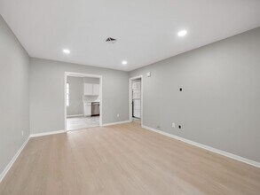 9347 Clearway Dr in Houston, TX - Building Photo - Building Photo