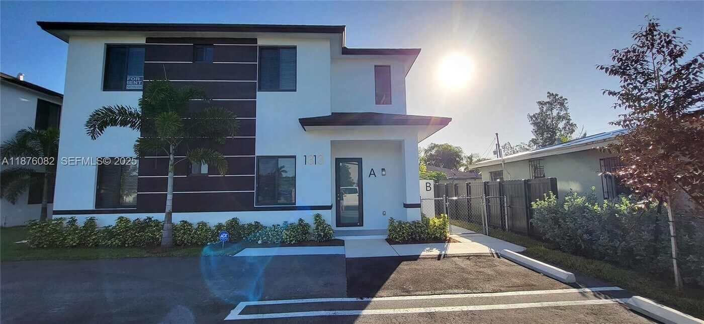 1313 NW 6th Ave Unit A in Florida City, FL - Building Photo