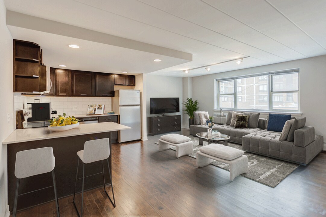 6142 N Kenmore Ave, Unit 504, in Chicago, IL - Building Photo