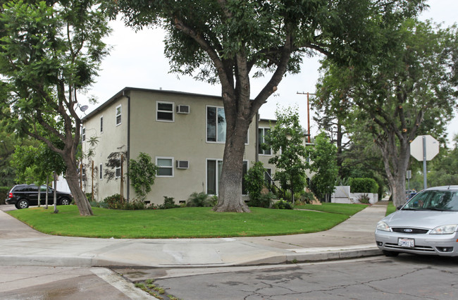 1411 N Pepper St in Burbank, CA - Building Photo - Building Photo