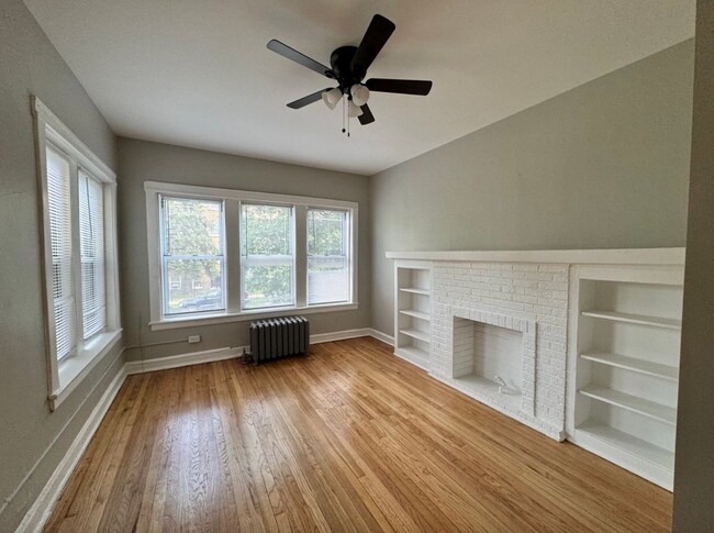 4900 N Saint Louis Ave, Unit 1N in Chicago, IL - Foto de edificio - Building Photo