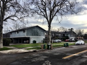 300 E. Walnut St Lodi  Apartments in Lodi, CA - Building Photo - Other