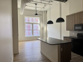 110 W 9th St in Kansas City, MO - Building Photo