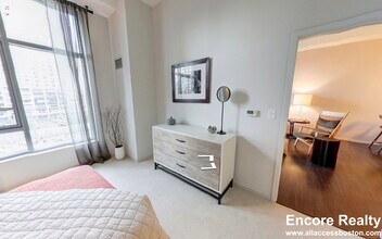 8 Museum Way, Unit 30 in Cambridge, MA - Foto de edificio - Building Photo