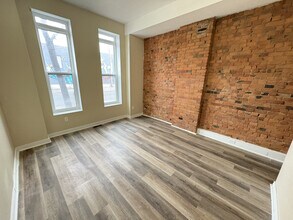 273 King William St in Hamilton, ON - Building Photo - Building Photo