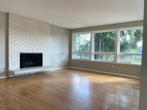 19487 Wilderness Dr in West Linn, OR - Building Photo - Building Photo