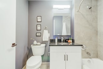 520 Cliff St, Unit 327 in Fairview, NJ - Building Photo - Building Photo