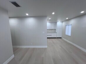 160 E 34th St in Hialeah, FL - Building Photo - Building Photo