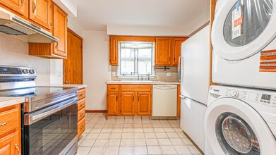 46 Millis St in Hamden, CT - Foto de edificio - Building Photo