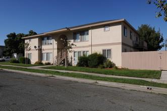 436-450 Montezuma St in Rio Vista, CA - Building Photo - Building Photo