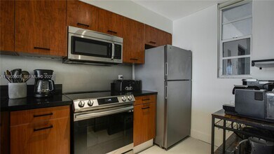 750 NE 64th St in Miami, FL - Building Photo - Building Photo