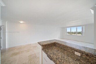 1500 Bay Rd, Unit S-1478 in Miami Beach, FL - Building Photo - Building Photo