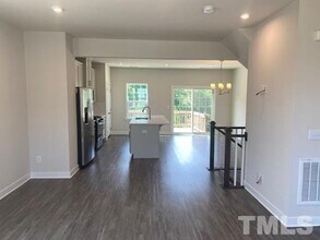 511 Autumn Cure Ct in Fuquay Varina, NC - Building Photo - Building Photo