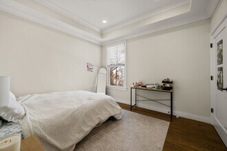 153 Foster St, Unit 1 in Boston, MA - Foto de edificio - Building Photo
