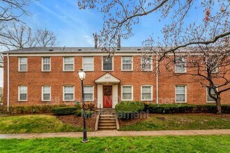 2405 Arlington Blvd in Arlington, VA - Building Photo - Building Photo