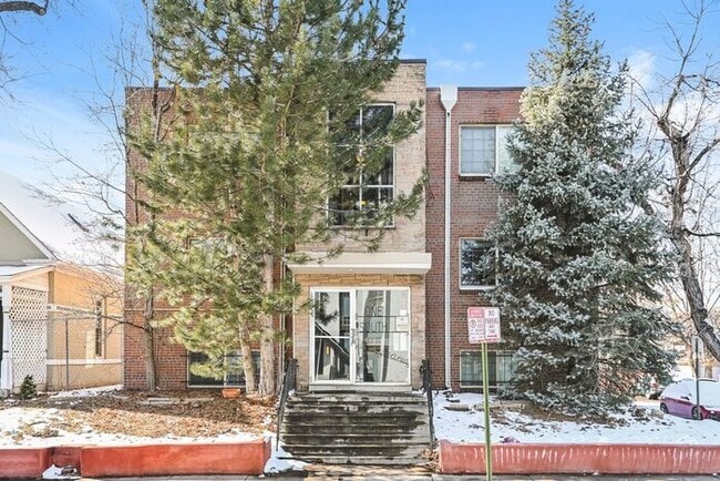 property at 1 S Pennsylvania St