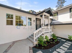 4174 Vanetta Dr in Los Angeles, CA - Building Photo - Building Photo