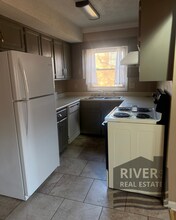 212 Woodcastle Dr in Florence, AL - Building Photo - Building Photo