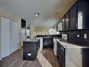 790 Dogwood Ln in Lake In The Hills, IL - Building Photo - Building Photo