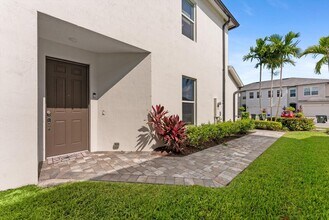 6161 Rancho Ln in Greenacres, FL - Building Photo - Building Photo