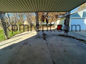 2113 Oakland Ave E in Austin, MN - Building Photo - Building Photo