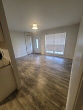 891 Brian Ln, Unit Main House in Forest Park, GA - Foto de edificio - Building Photo