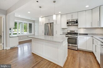 6811 Lemon Rd in McLean, VA - Building Photo - Building Photo