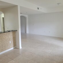 10850 NW 89th Ter, Unit 212 in Doral, FL - Building Photo - Building Photo