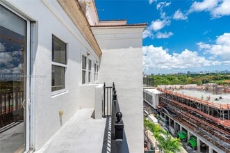 4100 Salzedo St, Unit 919 in Coral Gables, FL - Building Photo - Building Photo