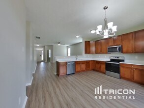 8140 Elsen Ridge in Avon, IN - Building Photo - Building Photo