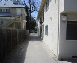 374 N 5th St in San Jose, CA - Foto de edificio - Building Photo