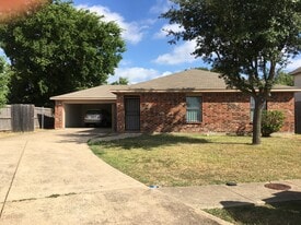 3015 Flask Dr in Dallas, TX - Building Photo