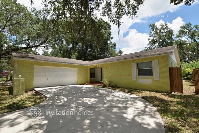 property at 2213 Boxwood Way