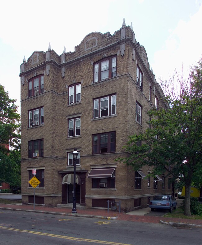 83 Winter St in Springfield, MA - Foto de edificio - Building Photo