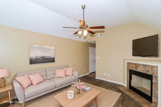 4551 Cedargreen Cove in Memphis, TN - Building Photo - Building Photo