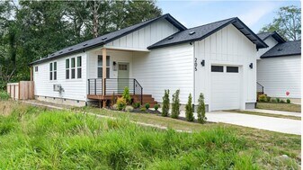 205 W Harriman St in Aberdeen, WA - Building Photo