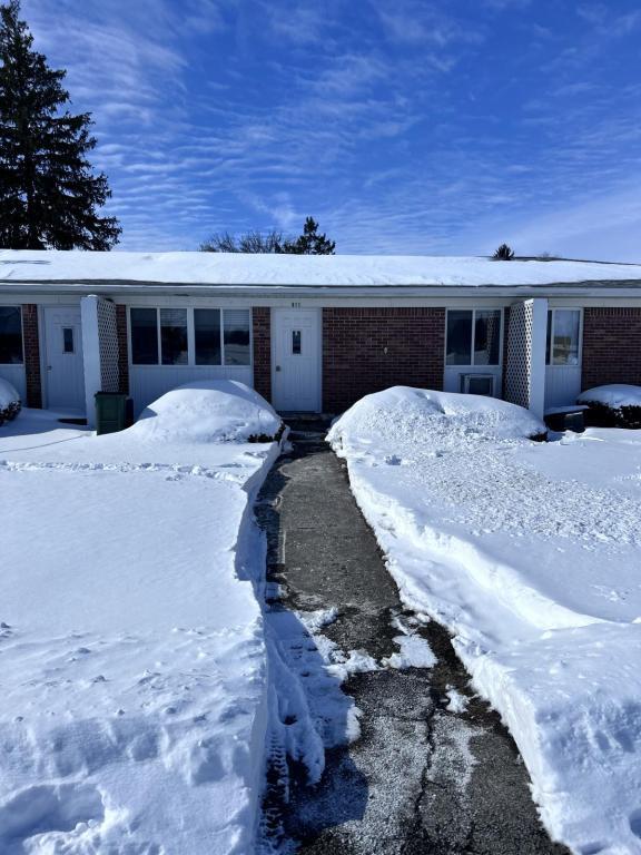 property at 911 W McKay Rd