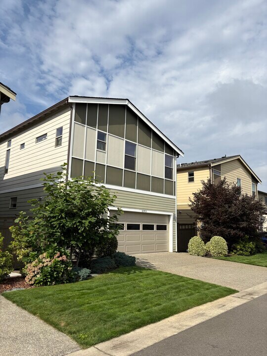 32953 Skyline Ln in Black Diamond, WA - Building Photo