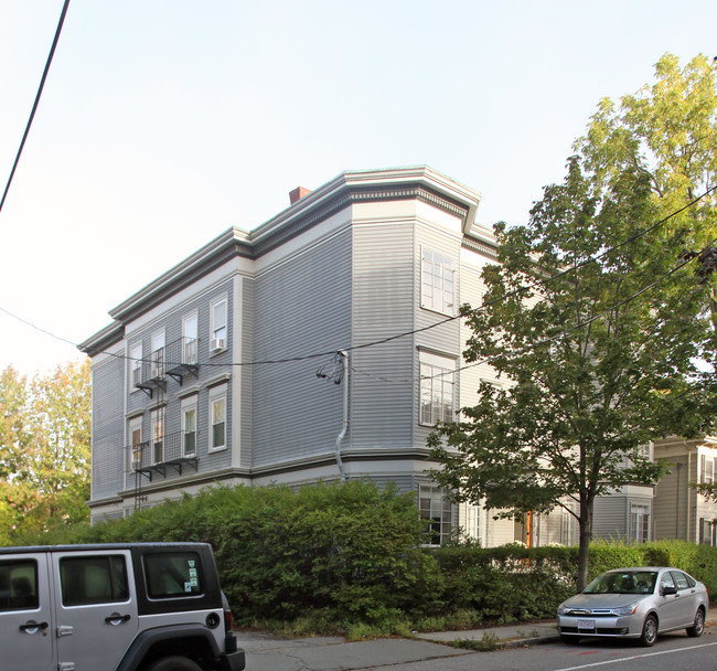 21 Ellery St in Cambridge, MA - Building Photo - Building Photo