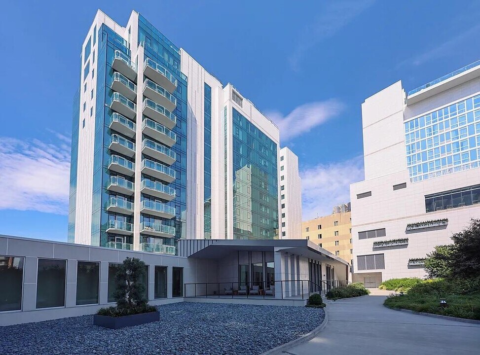 133-36 37th Ave in Queens, NY - Building Photo