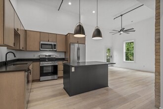 308 Oak St, Unit 202 in Slinger, WI - Building Photo - Building Photo