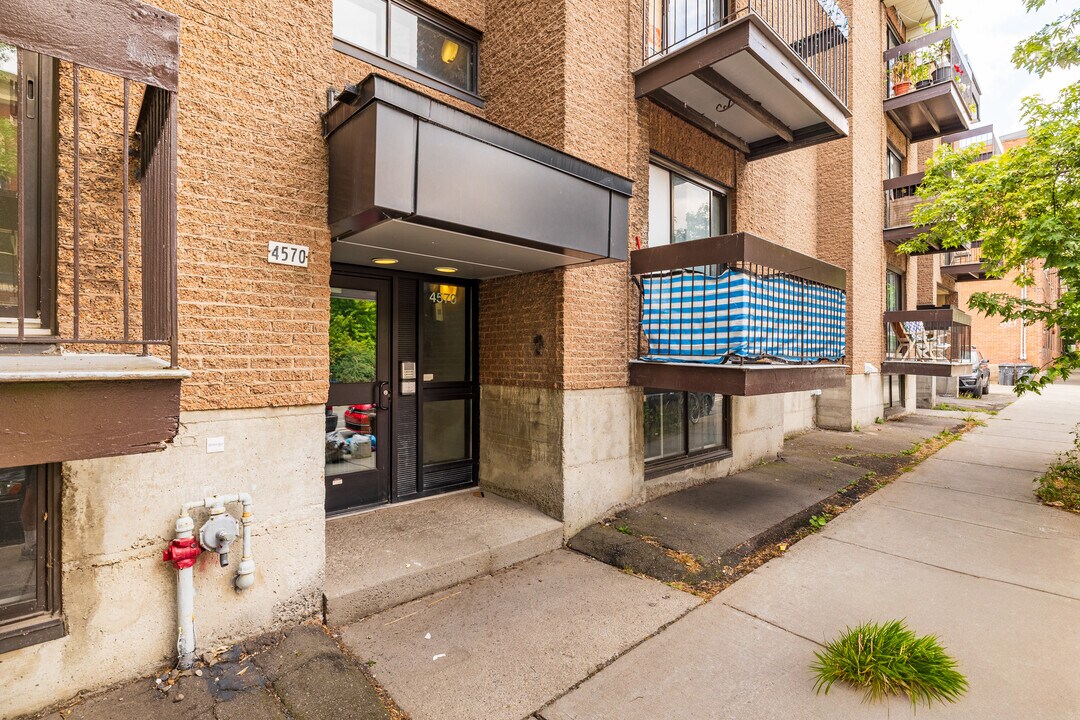 4570-4580 de l’Hotel de Ville in Montréal, QC - Building Photo