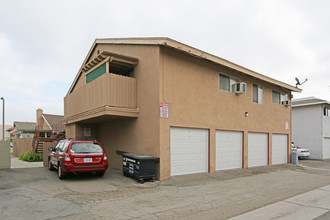 7282 La Mancha Cir in Huntington Beach, CA - Building Photo - Building Photo