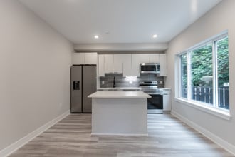 665 N 35th St in Philadelphia, PA - Foto de edificio - Building Photo