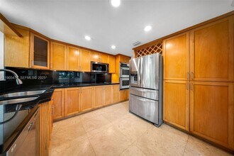 4000 Alhambra Cir in Coral Gables, FL - Building Photo - Building Photo