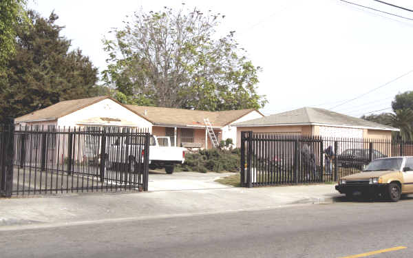 3163-3165 El Segundo Blvd in Lynwood, CA - Building Photo